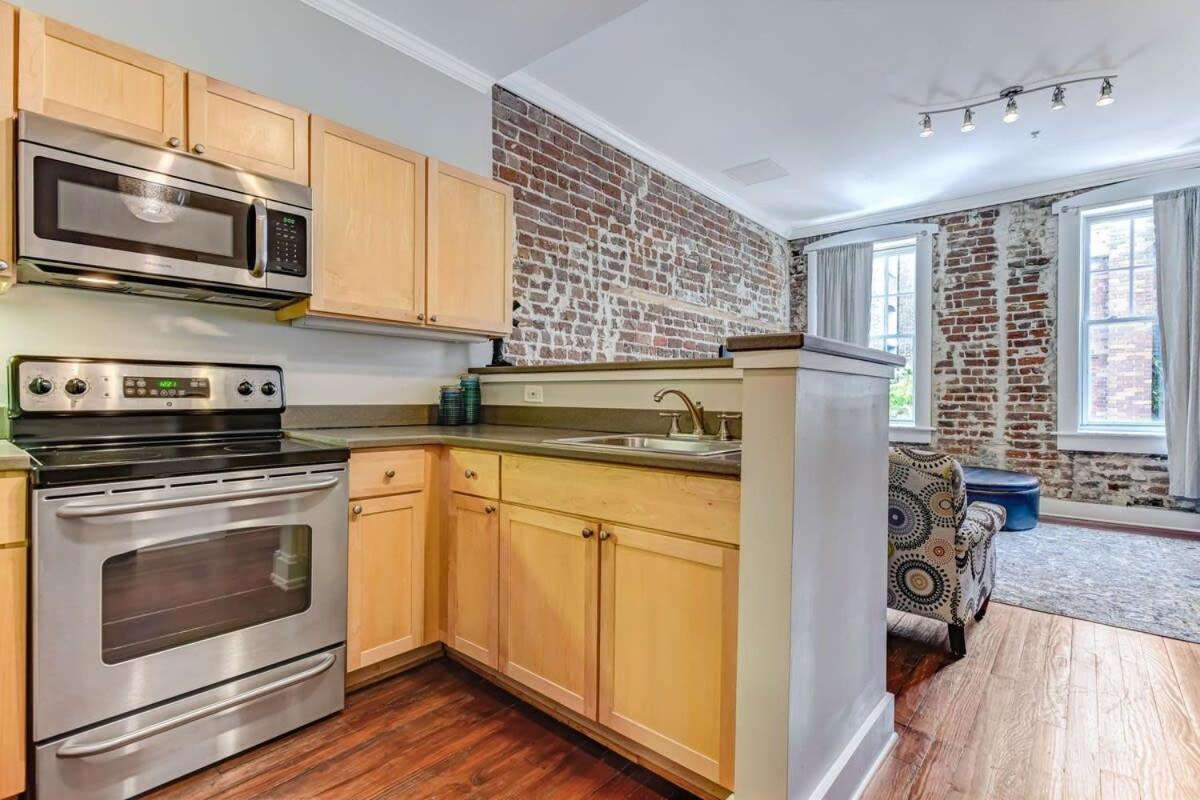 E Bay St Loft By City Market And River Street Savannah Eksteriør bilde